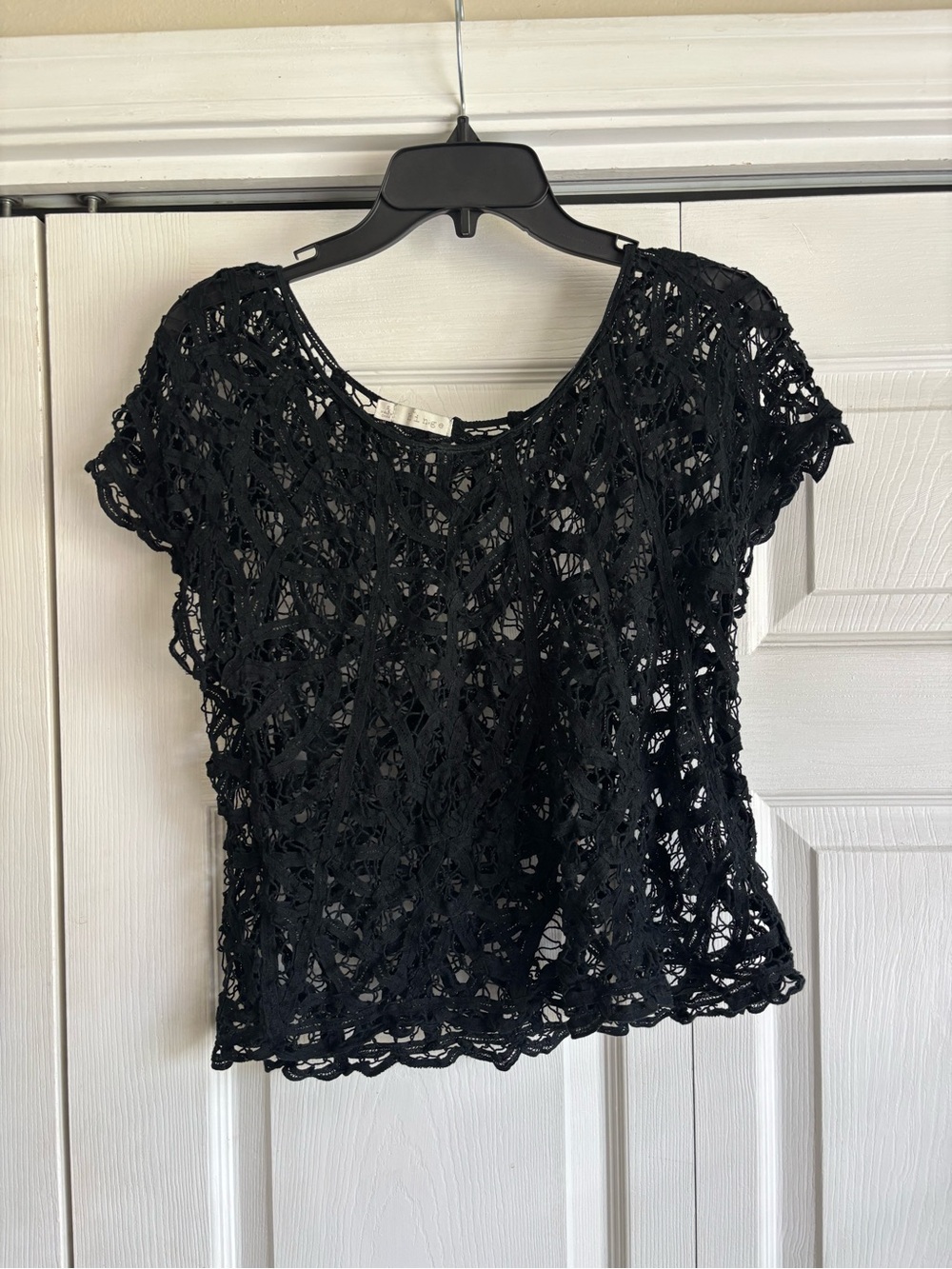 hinge Black Crochet Open-Knit Short Sleeve Top